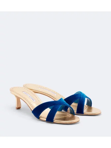 Papuci tip mules Manolo Blahnik de catifea albastru