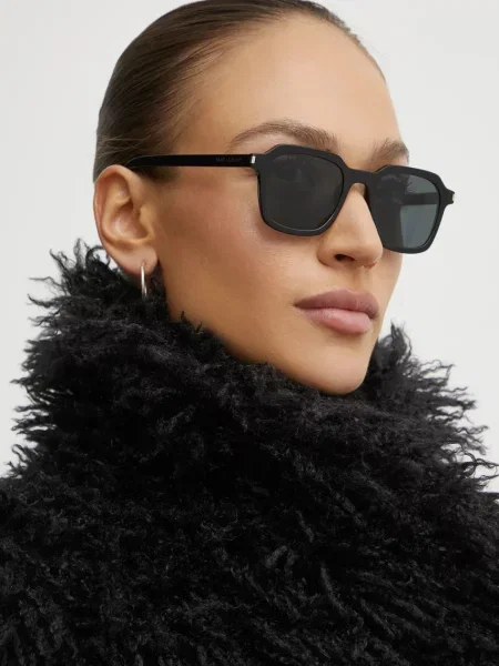 Óra Yves Saint Laurent fekete