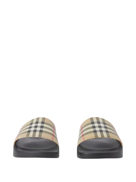 Sandale Burberry în carouri