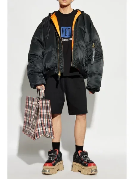 Тениска Vetements с принт черно