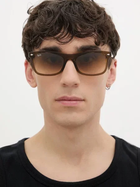 Ray-Ban napszemüveg barna