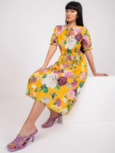 Rochie midi Fashionhunters cu model floral cu imagine până la genunchi galben