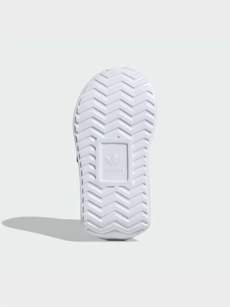 Детские кроссовки Adidas черные