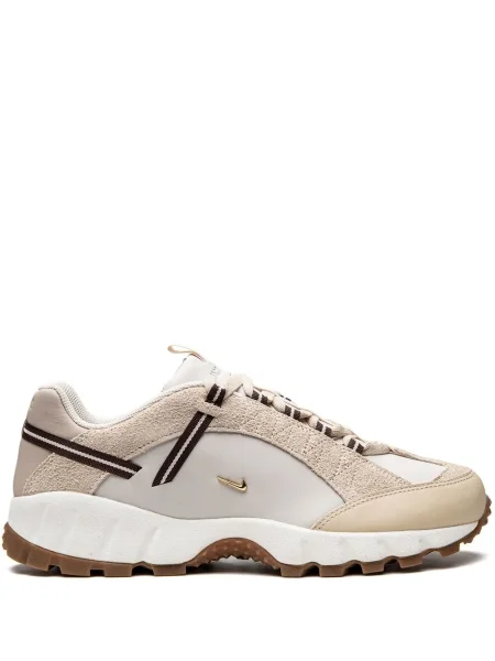 Маратонки Nike кафяво