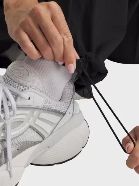 Спортивные штаны Under Armour черные
