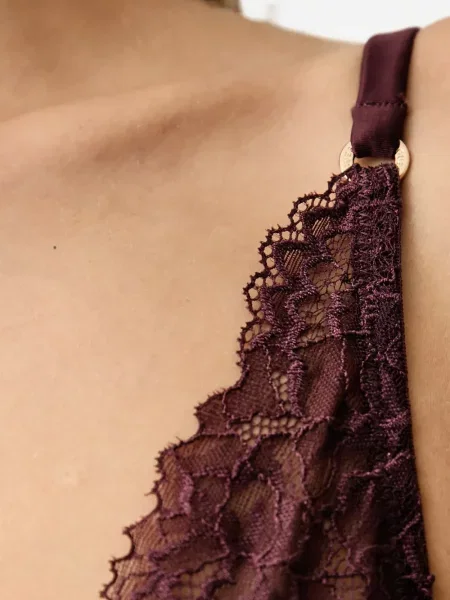 Sutien balconette Guess roșu
