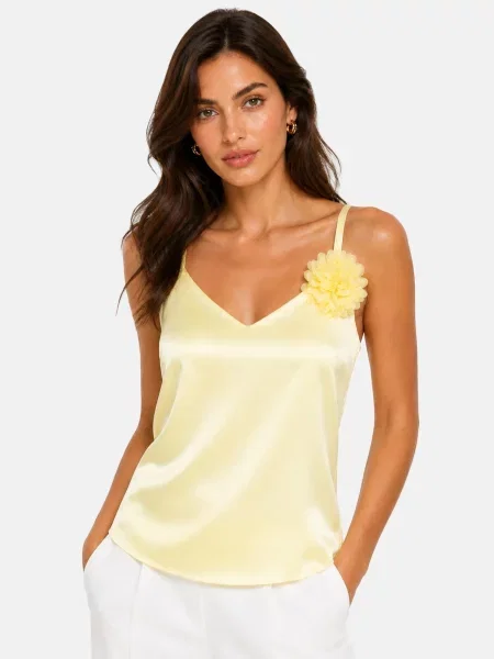 REGINA FASHION Top V-Neck Satin Top with 3D Flower Detail pastelovo žltá