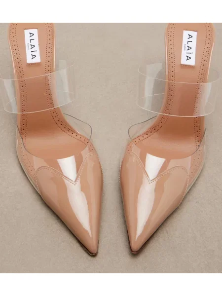 Papuci tip mules Alaïa din piele de lac bej