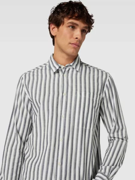 Koszula casualowa o kroju regular fit z listwą guzikową Knowledgecotton Apparel granatowa