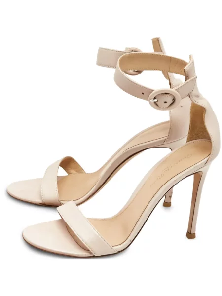 Sandale Gianvito Rossi din piele bej