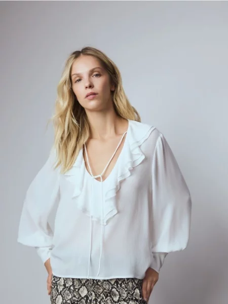 Reserved Блузка з оборками кремовий 