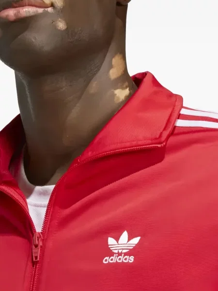 Trčanje chunky jakna Adidas crna