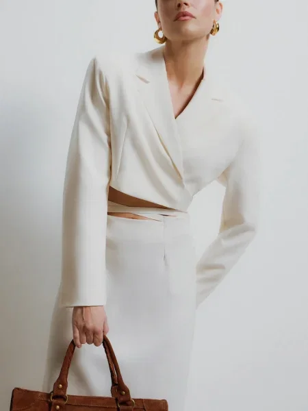 Сако Answear Lab без закопчаване с изчистен дизайн бяло