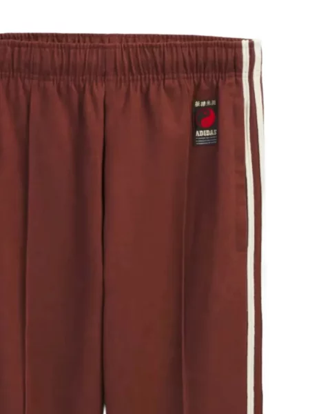 Prugasta majica Adidas s printom smeđa