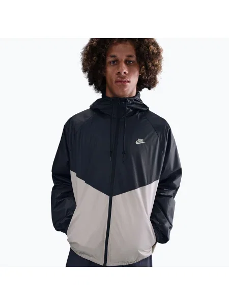 Мъжко яке Nike Windrunner black/cream Ii/cream Ii черно