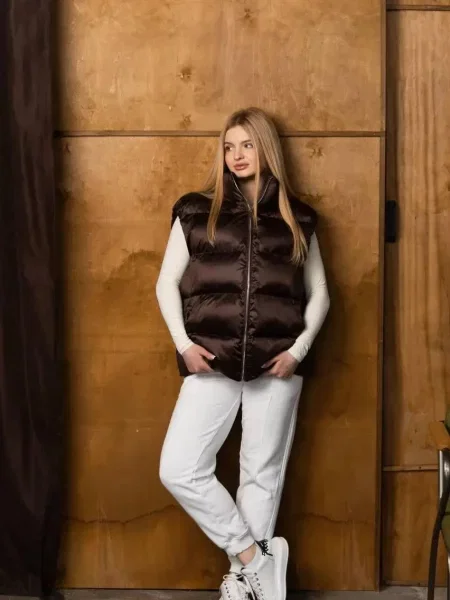 Утеплений жилет Tian коричневий