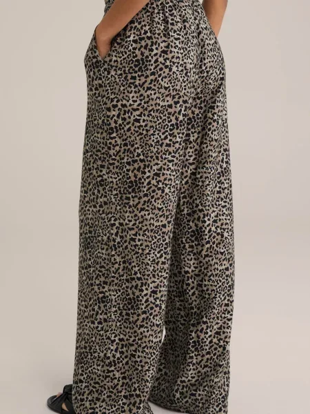 WE Fashion Hlače pikčasto rjava črna