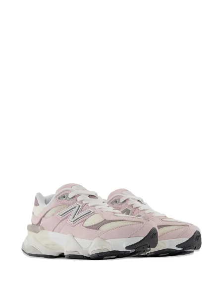 Sneakerși New Balance cu autograf roz