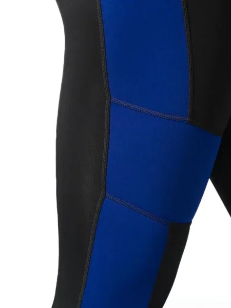 Legginsy Adidas do biegania z nadrukiem z dekoltem w serek czerwone