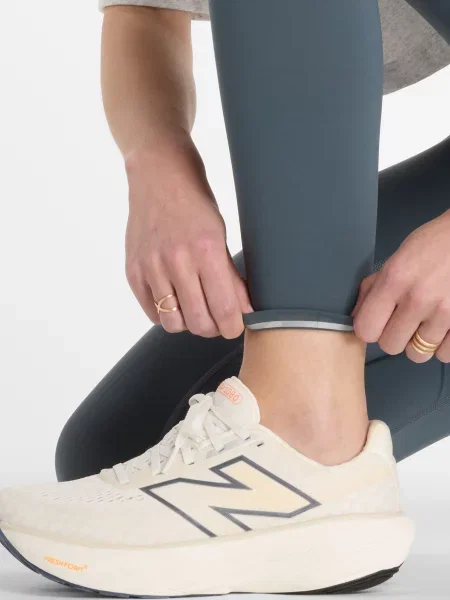 Брюки New Balance с высокой посадкой серые