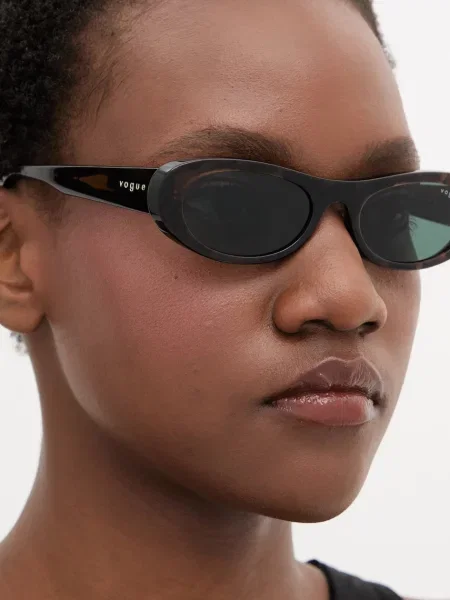 VOGUE Eyewear Napszemüveg karamell / sötét barna