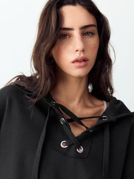 Bluza z kapturem i wiązaniem antracytowy Teen XS MANGO TEEN