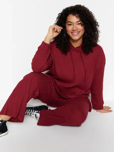 Gulerat maiou Trendyol tricotate cu glugă negru