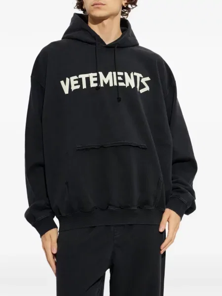 Bluza z kapturem Vetements z przetarciami czarna