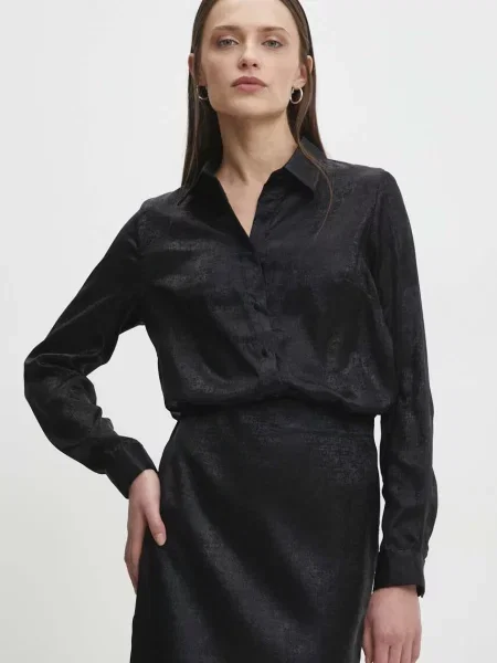 Риза Answear Lab дамска със стандартна кройка с класическа яка черно