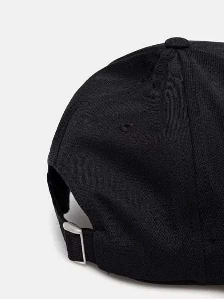 Кепка Under Armour Blitzing з аплікацією чорний