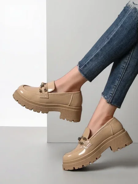 Usnjene lakirane loaferke Resti modra