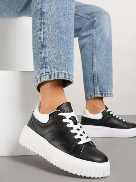 Sneakersy na Platformie Ozdobionej Tłoczonej Zdivona czarne
