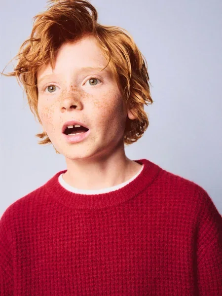 Oversize’owy sweter z dzianiny waflowej Dzieci lata MANGO KIDS czerwony