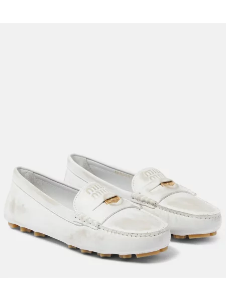Pantofi loafer Miu Miu din piele de căprioară zdrențuiți alb