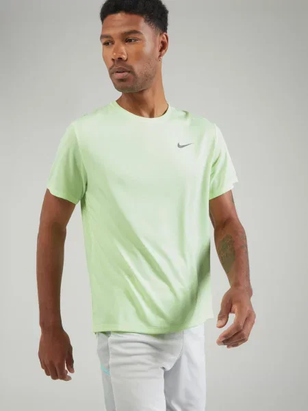 Ujjatlan felső Nike