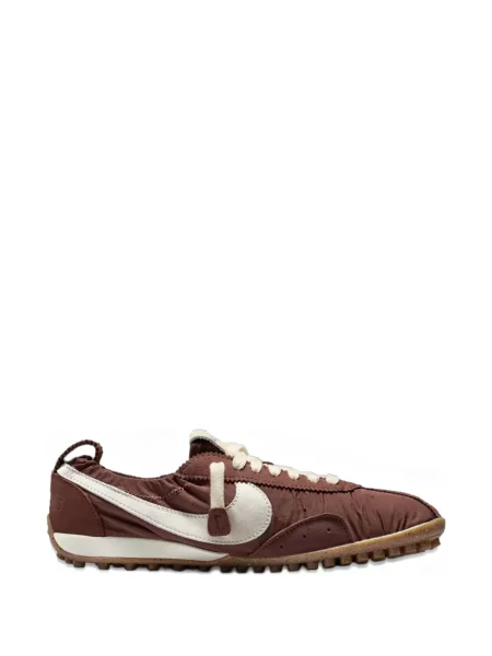 Sneakerși Nike maro