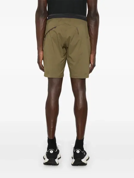 Pantaloni scurți Klättermusen verde