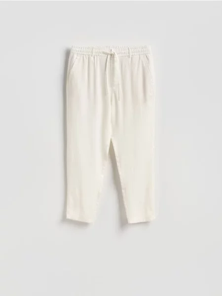 Reserved Pantaloni cu fibre Lyocell alb