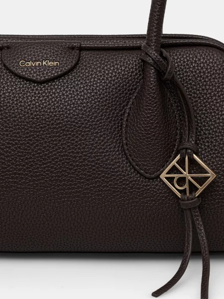 Calvin Klein Táska Emblem Trio Pebble barna