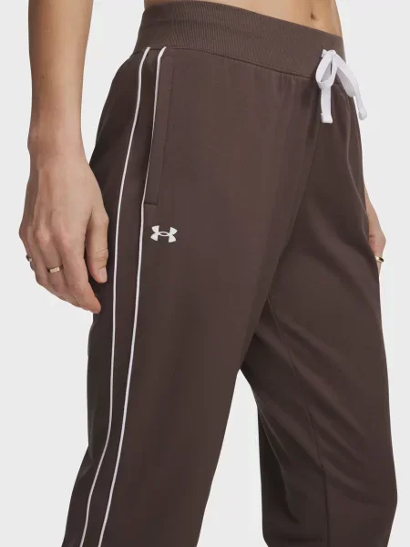 Спортивный костюм Under Armour бежевый
