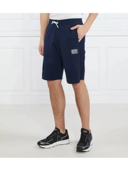 Pantaloni scurți