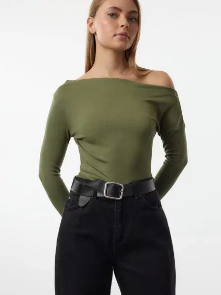 Trendyol Khaki Plain Premium Soft Fabric Fitted/Fits the Body Boat Neck Knitted Blouse