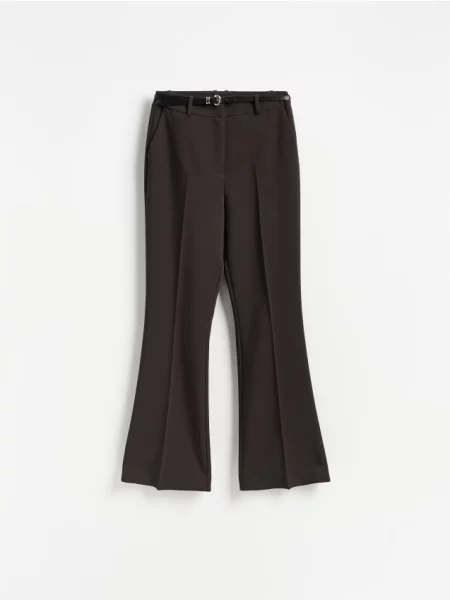 Reserved Pantaloni flare cu curea maro-închis maro