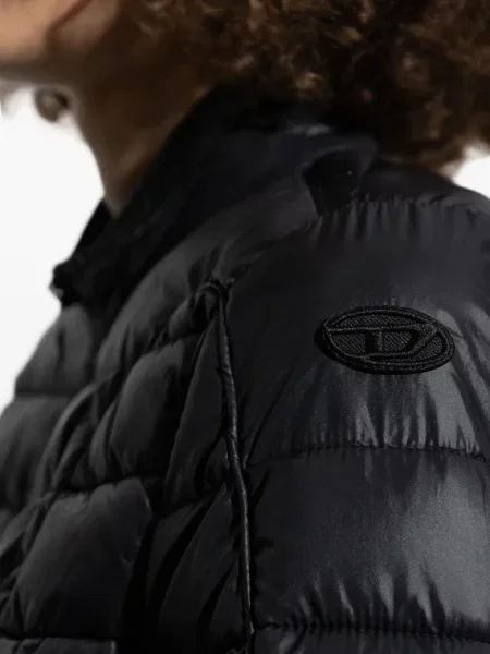 Яке Diesel черно