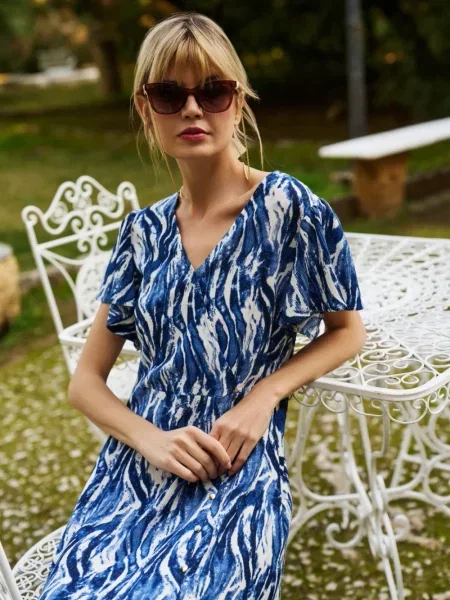 Rochie midi Marisse până la genunchi de costum albastru