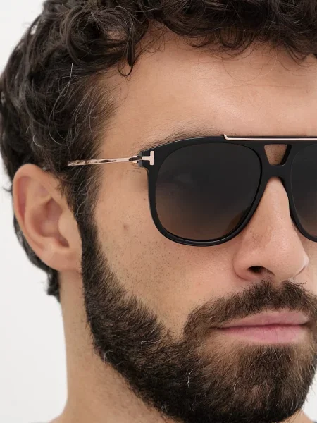 Солнцезащитные очки Tom Ford