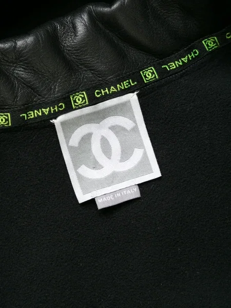 Kožená bunda Chanel Pre-owned s kapucí černá