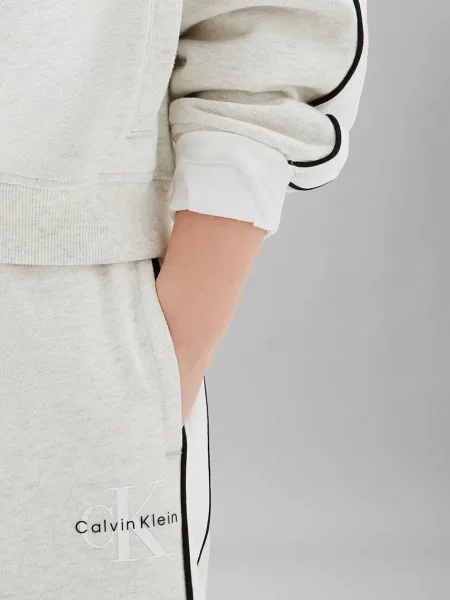 Анцуг Calvin Klein Jeans бяло