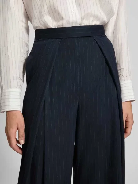 Spodnie z lejącego materiału z szeroką nogawką Style Icon Collection granatowe
