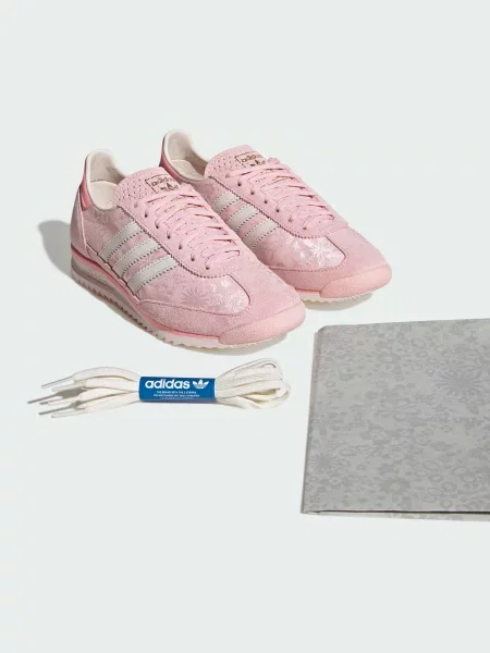 Кожаные кроссовки Adidas розовые